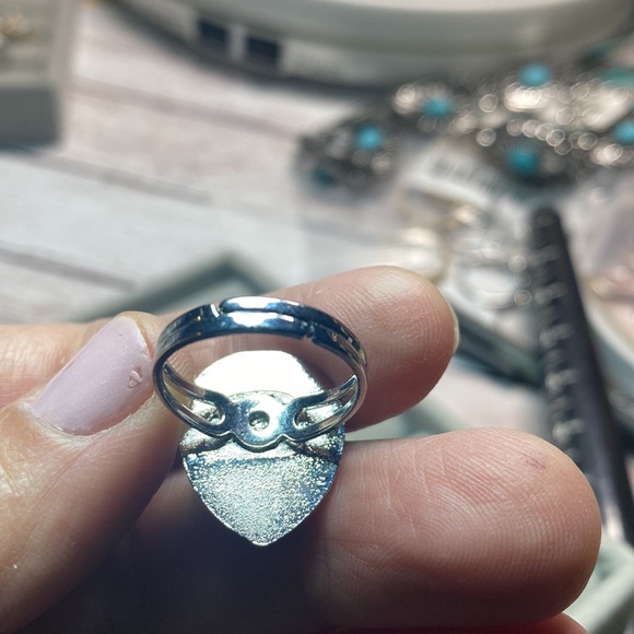 New Teardrop Pear Shaped Mood Ring - Picture 4 of 7